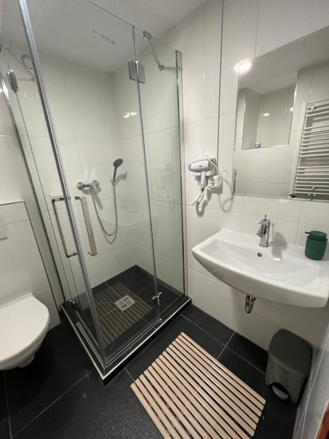 Hostel Do-Re-Mi Prag Dış mekan fotoğraf