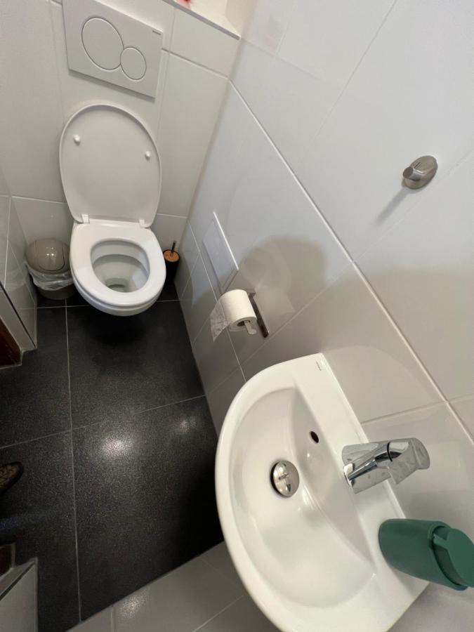 Hostel Do-Re-Mi Prag Dış mekan fotoğraf